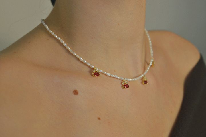 de-aure-red-crabs-margalitis-qelsabami-charmebit-photo-2