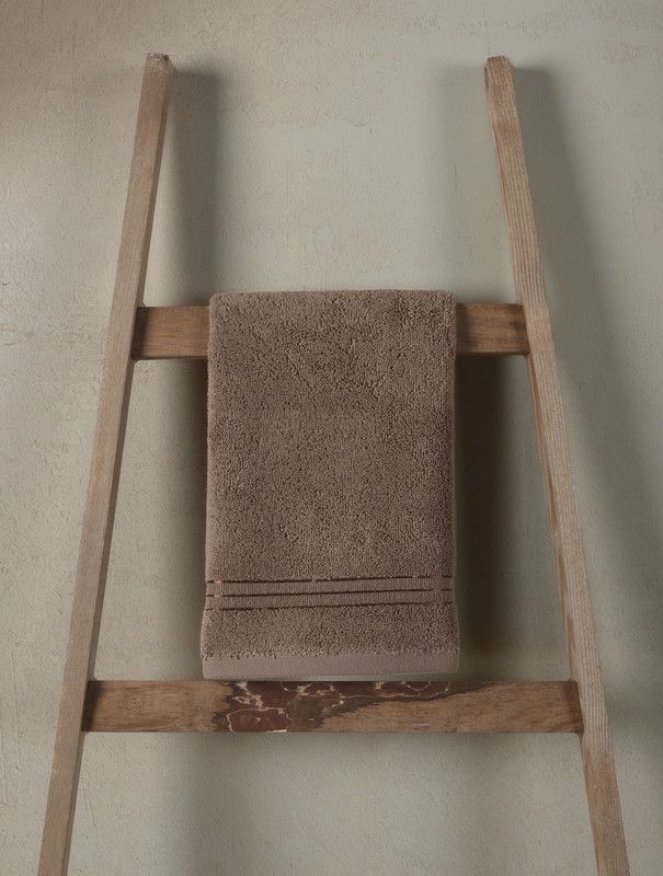 manamo-jess-khelis-pirsakhotsi-bambis-qavisferi-30x50-sm