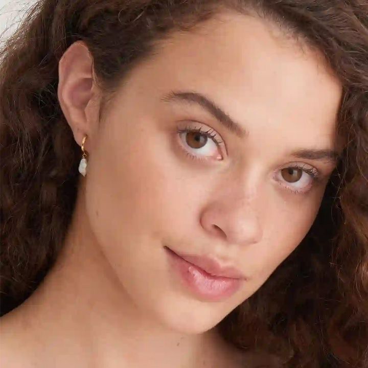 ania-haie-e019-02g-pearl-mini-hoop-saqure-photo-2