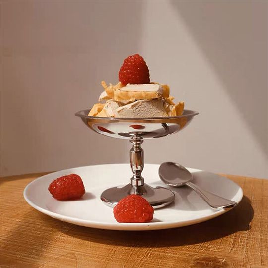 cocktail-desertis-naqinis-chiqa-metal-accents-photo-2