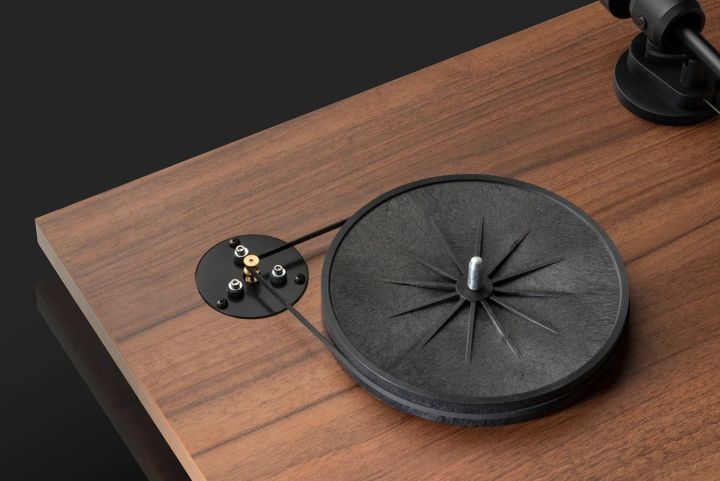 pro-ject-e1-phono-walnut-firsakravi-photo-3