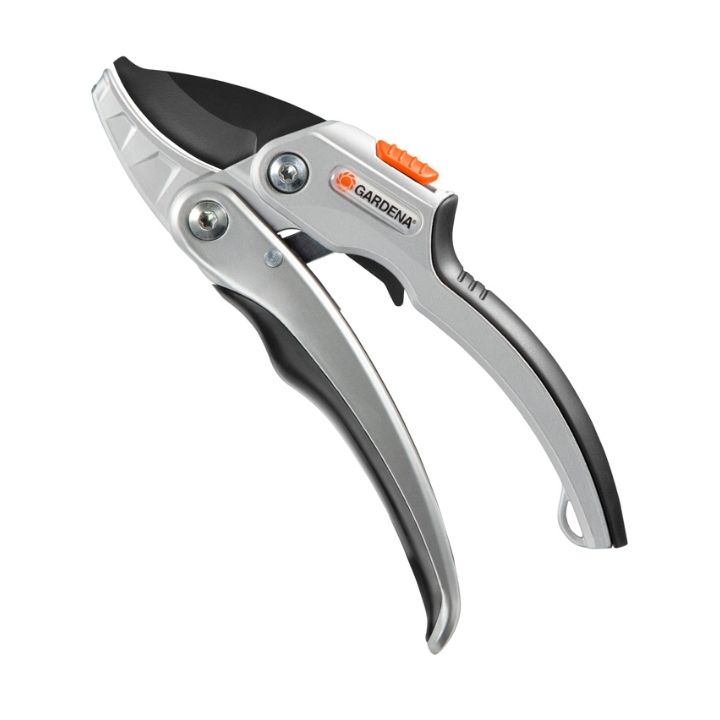 gardena-sekatori-comfort-ratchet-secateurs-smartcut