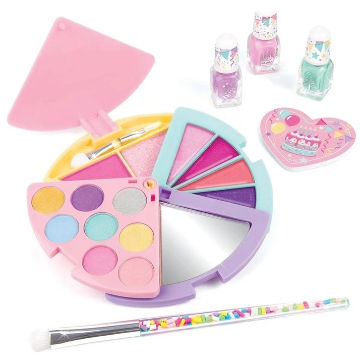make-it-real-10072mr-that-takes-the-cake-21-natsili-sabavshvo-kosmetikis-nakrebi-photo-2