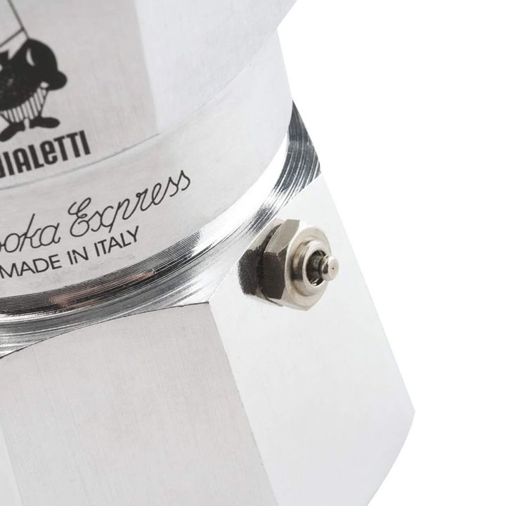 bialetti-moka-express-qavis-madughara-orfinjniani-photo-2