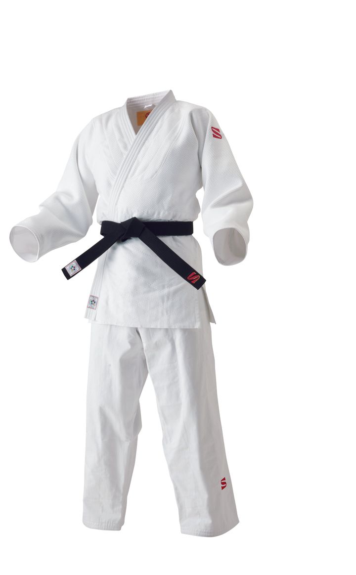 kusakura-saqartvelos-gerbit-profesionaluri-dziudos-kimano