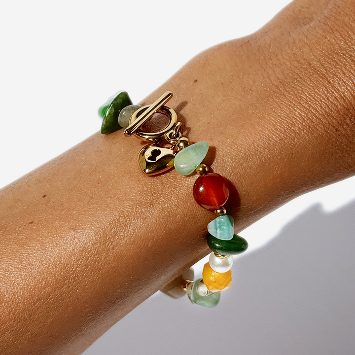 titanis-mooqrovili-samajuri-feradi-qvebit