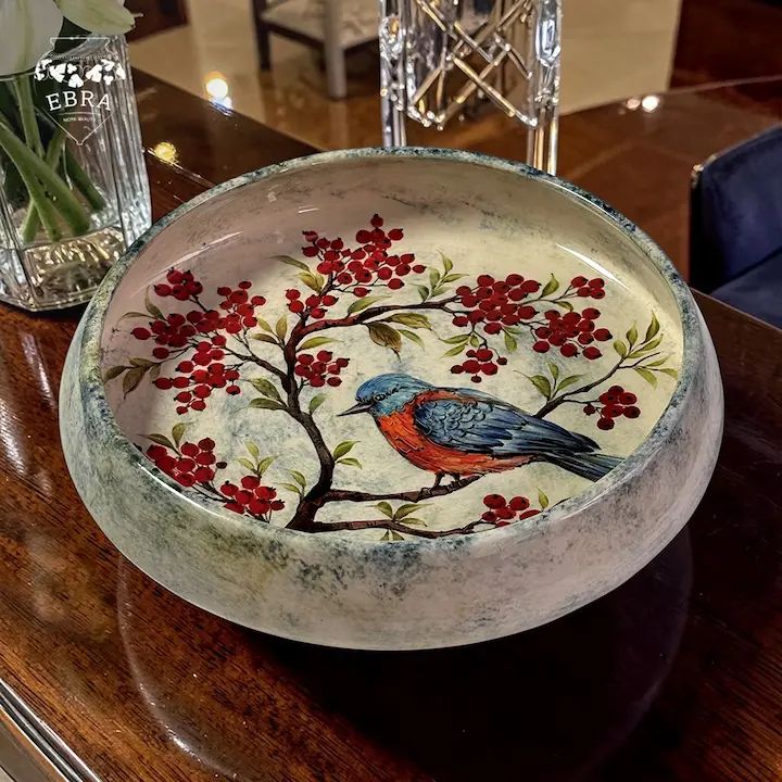 ebra-khelit-mokhatuli-mochiqurebuli-sakhile-photo-2