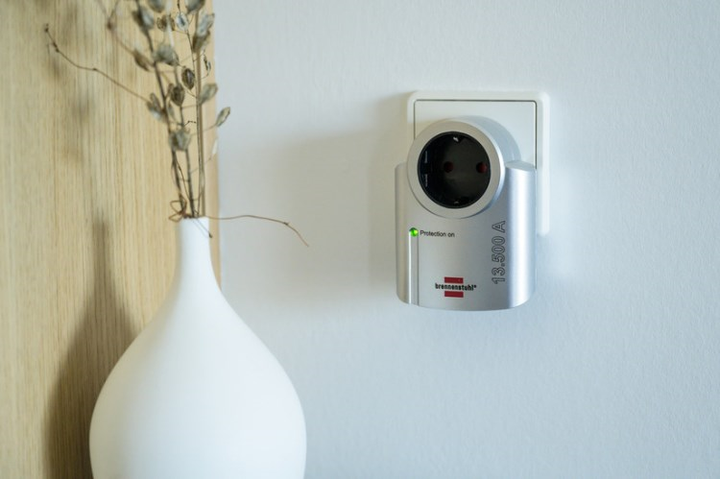 brennenstuhl-primera-line-13500a-adapteri-datsvit-photo-3