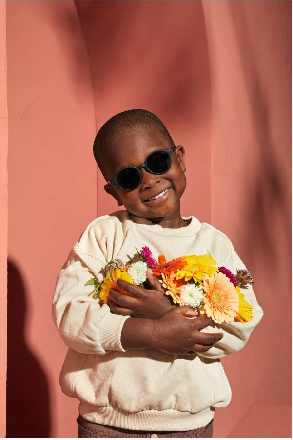 giggles-sun-baby-black-bavshvis-satvale-photo-4