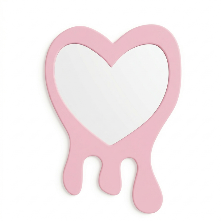 funky-mirrors-gulis-formis-sarke-tsvetebit-heartshaped