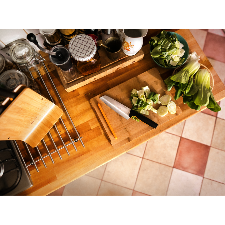 fiskars-ff-santoku-knife-dana-photo-2