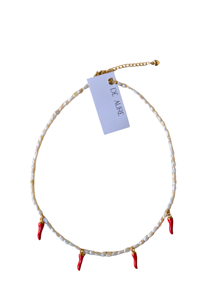 de-aure-cornicellos-margalitis-qelsabami-kornichelos-charmebit