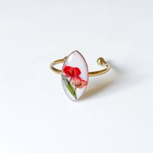 Product image of ოქროსფერი ბეჭედი წითელი ყვავილით