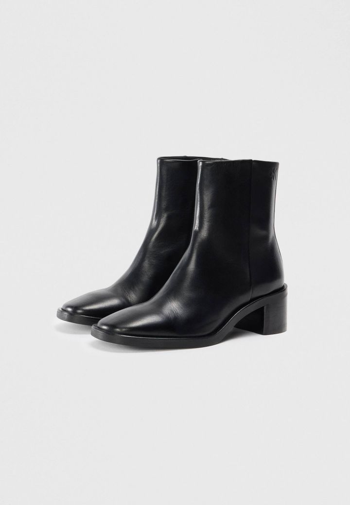 calvin-klein-qalis-tqavis-cheqma-photo-4