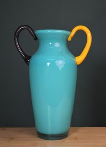 Product image of შაბიამნისფერი ლარნაკი (ორი ყურით) 21*14*31.5სმ