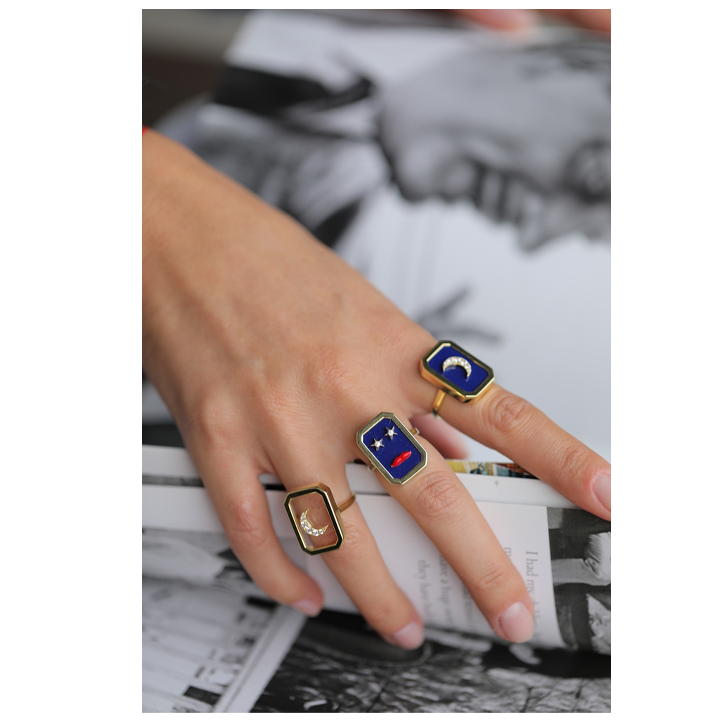 eshvi-kiss-face-lip-bechedi-photo-4