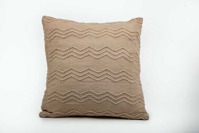 manamo-zigzag-dekoratiuli-balishis-piri-akrilis-qavisferi-45x45-sm-photo-2