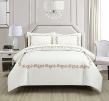 Product image of Manamo  Broni  თეთრეულის ნაკრები სატინის ნაქარგით კრემისფერი ორ საწოლიანი 200x220 სმ+240x260 სმ+50x70 სმ(2)