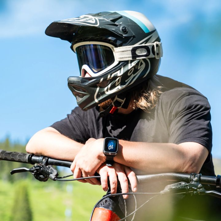 insta360-gps-preview-remote-with-built-in-mic-mmartveli-photo-2