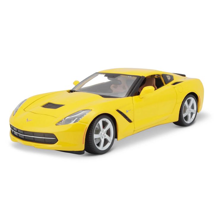 bburago-2014-corvette-stingray-gialla-sakoleqtsio-manqana