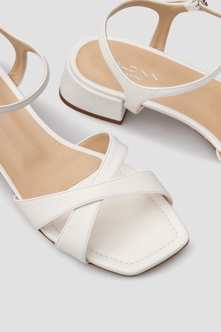 sandal-calfskin-white-sandali-37-photo-3
