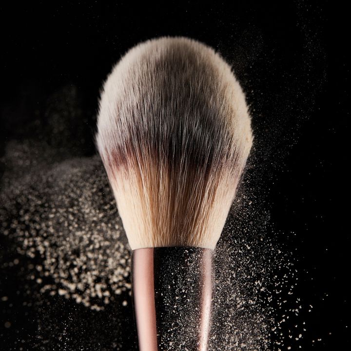 hourglass-veil-powder-brush-ormkhrivi-funji-photo-2