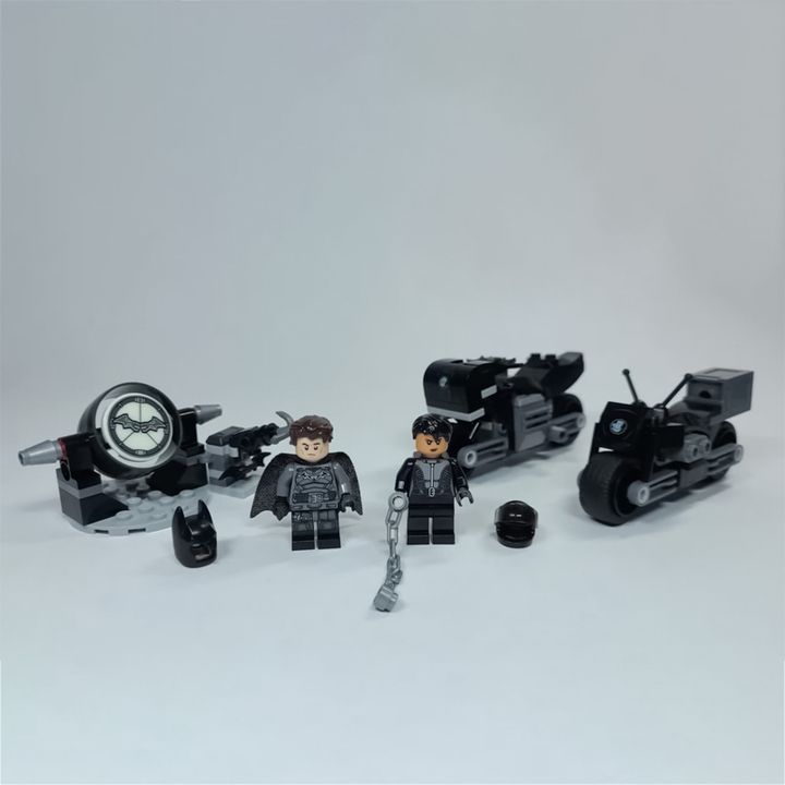 Lego Batman™ & Selina Kyle™ Motorcycle Pursuit კონსტრუქტორი - Extra.ge