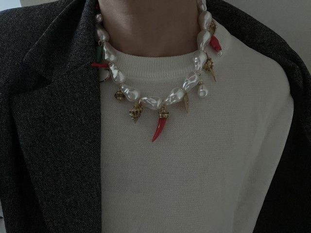 pearl-necklace-with-colorful-details-qelsabami-photo-2