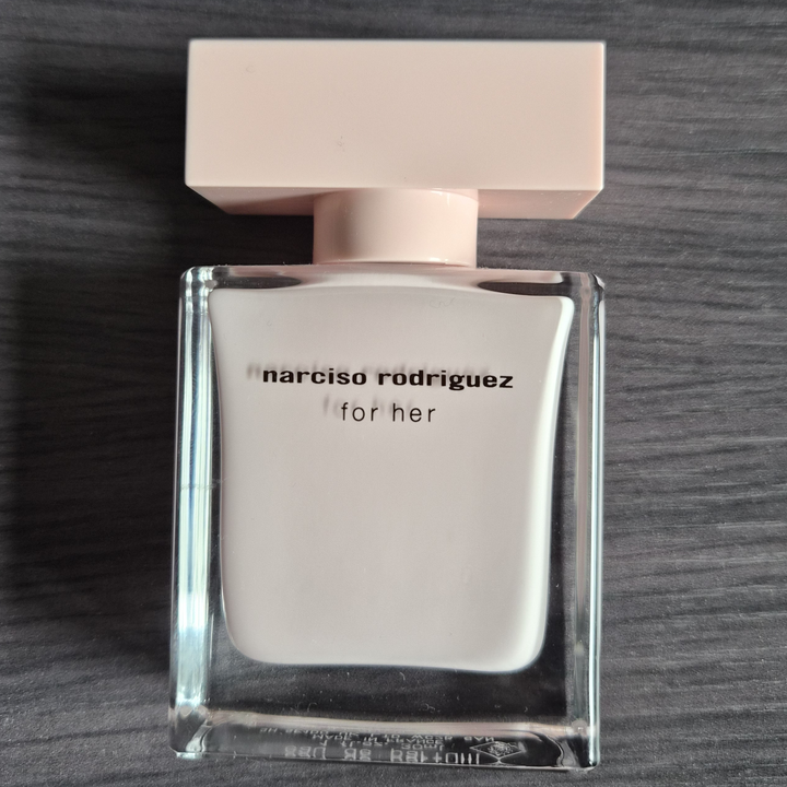 narciso-rodriguez-qalis-for-her-edp-photo-3