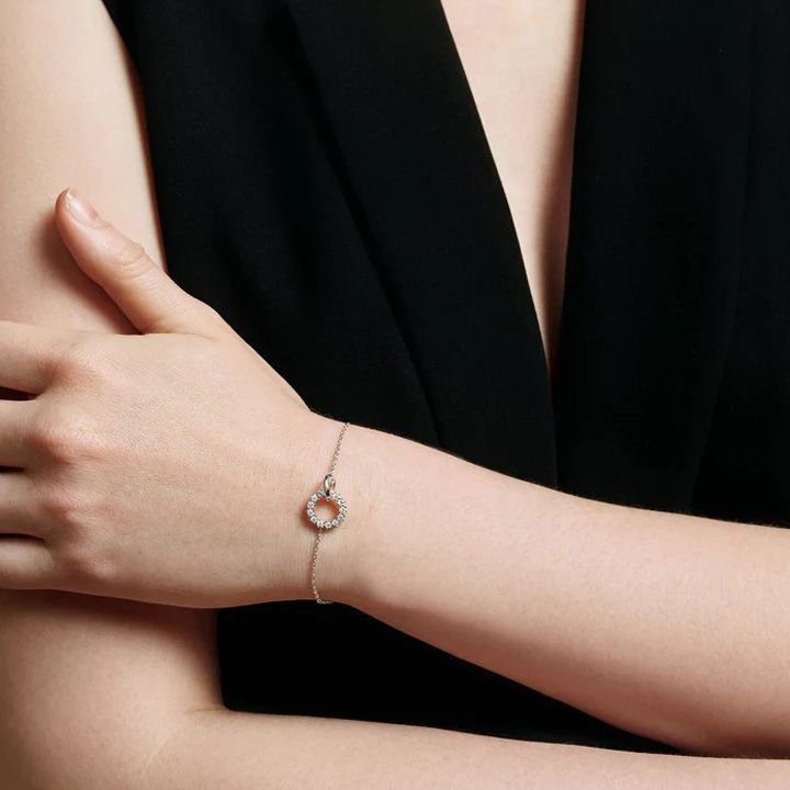 ania-haie-b056-01h-qalis-samajuri-photo-2