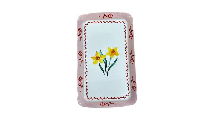 servirebis-tefshi-martkutkhedi-formis-3018-sm-tsiteli-ornamentit---nartsisebi