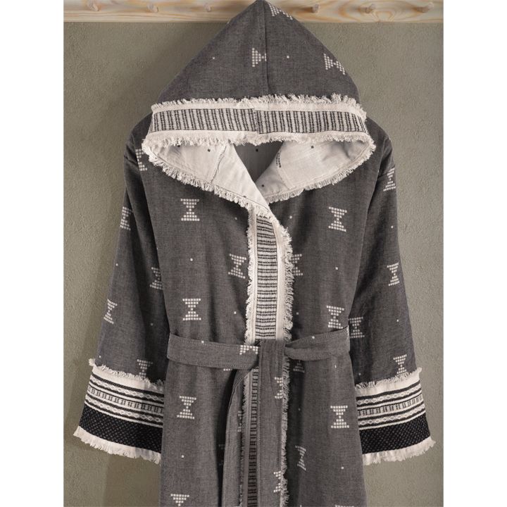 manamo-atria-black-short-one-qalis-khalati-photo-2