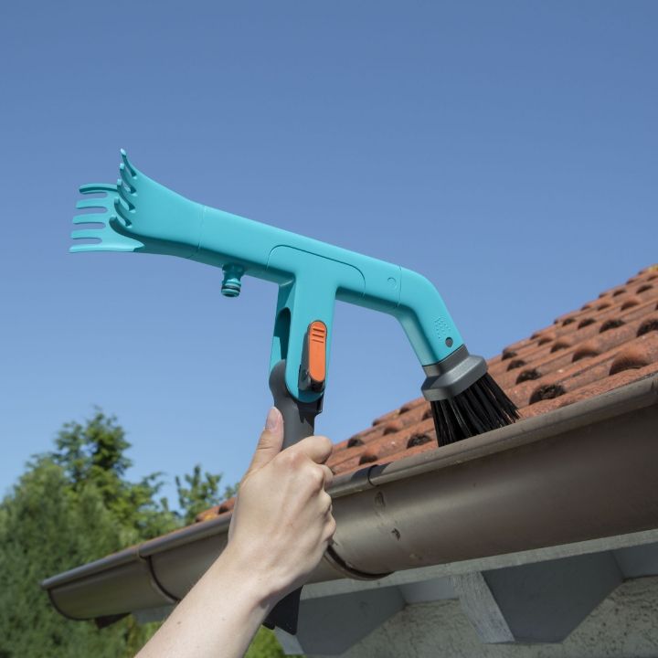 gardena-satsvimari-gharis-satsmendi-combisystem-gutter-cleaner-photo-2