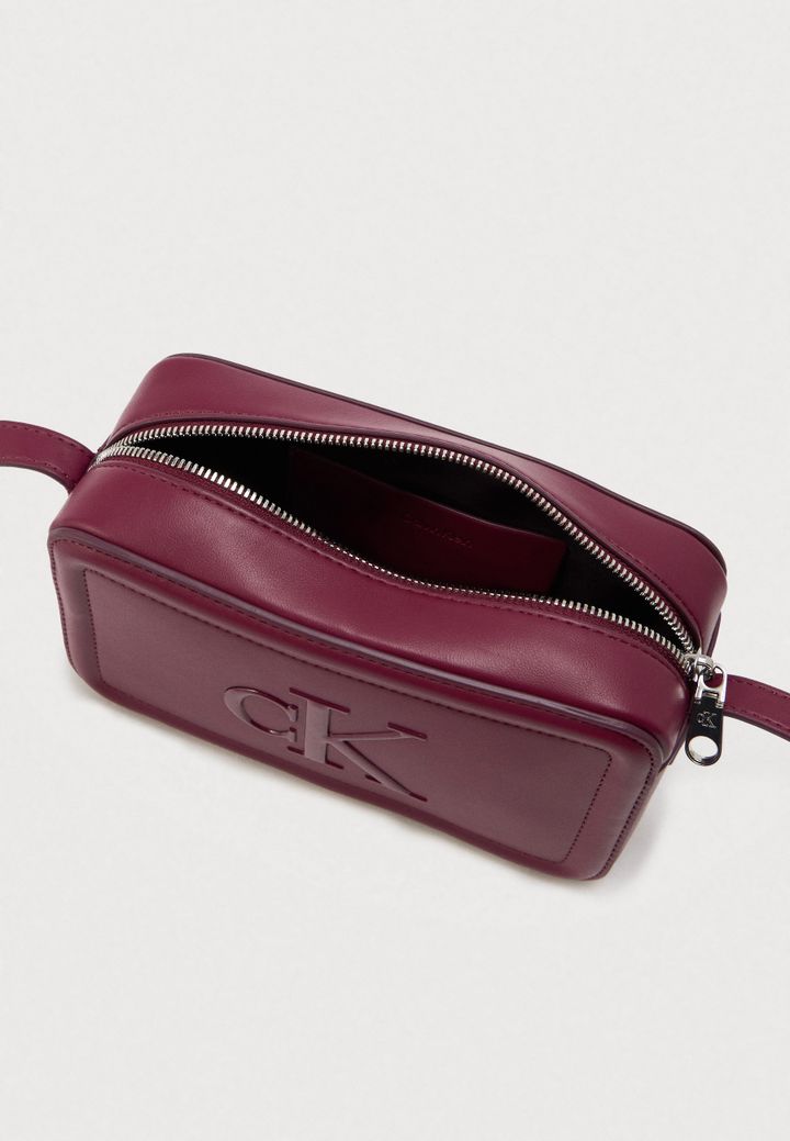 calvin-klein-shoulder-bag-bold-qalis-chanta-photo-3
