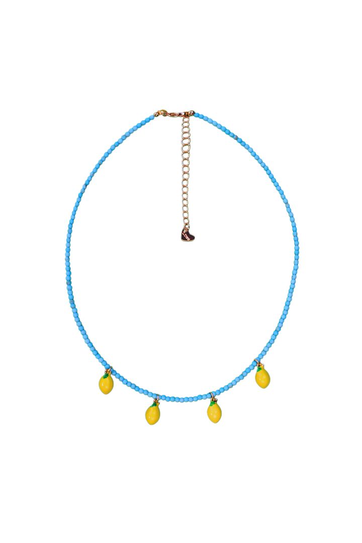 de-aure-firuzis-qvis-qelsabami-limonebit