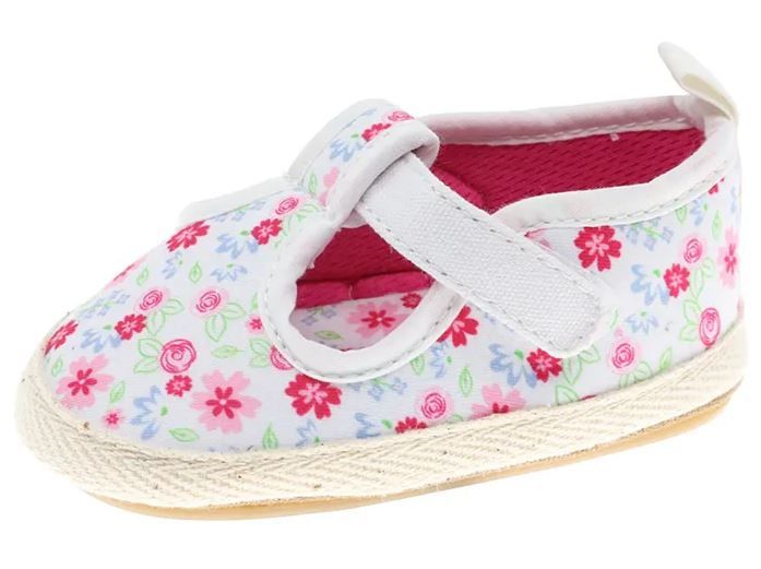 beppi-2196662-fekhsatsmeli-otakhis-tetri-qvavilebit