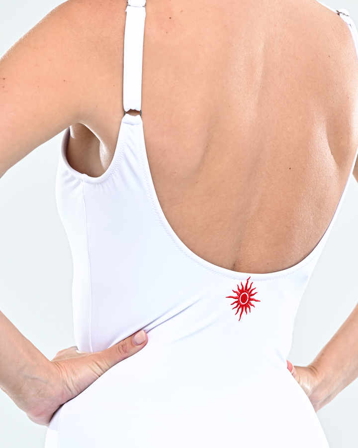 qalis-satsurao-kostumi-tetri-photo-4