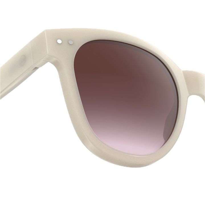 giggles-sun-n-vintage-cream-mzis-satvale-photo-3