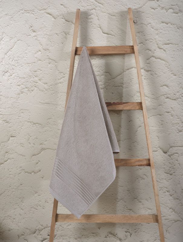 manamo-jess-sakhis-pirsakhotsi-bambis-bezhi-50x85-sm