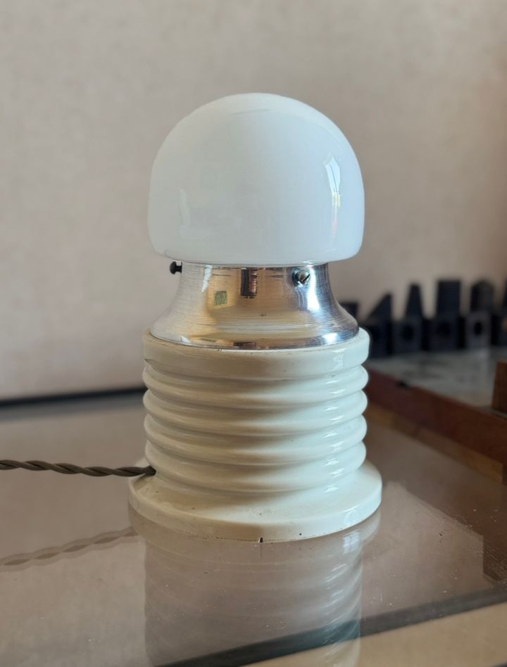 glass-globe-lamp-photo-4