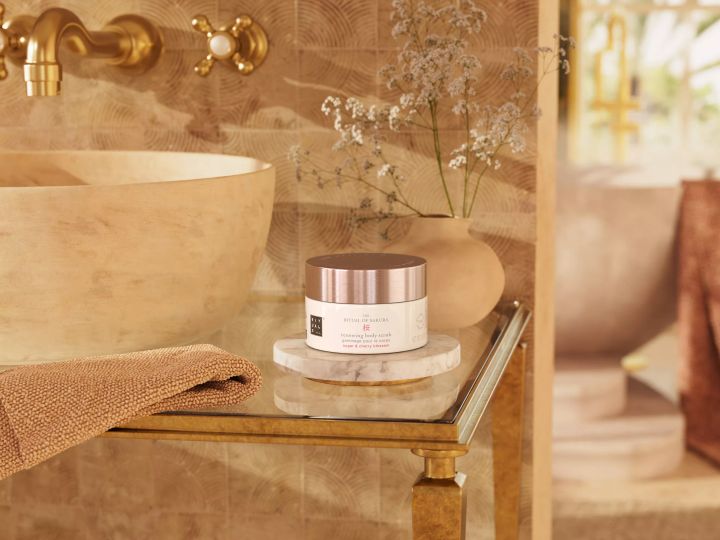 the-ritual-of-karma-body-scrub-tanis-skrabi-photo-2
