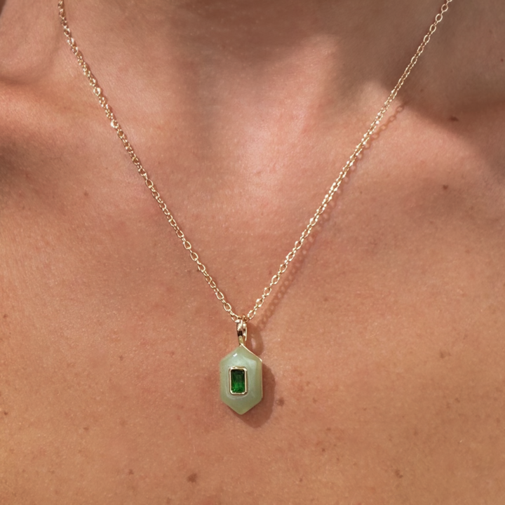 her-store-titanis-mooqrovili-qelsabami-mtsvane-tvlit