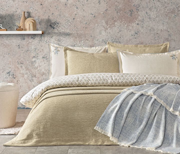 puffy-erin-200x220-orsatsoliani-tetreulis-nakrebi-photo-2