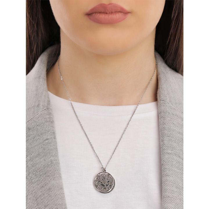 oliver-weber-11945-qelsabami-photo-2