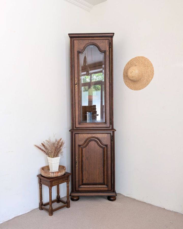 collector-tbilisi-kutkhis-vitrina-restavrirebuli