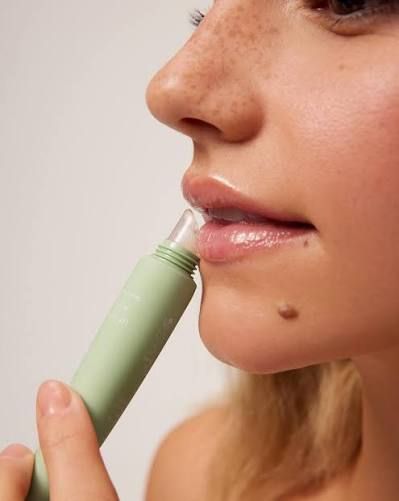 summer-fridays-lip-butter-balm-sweet-mint-tuchis-balmi-photo-3