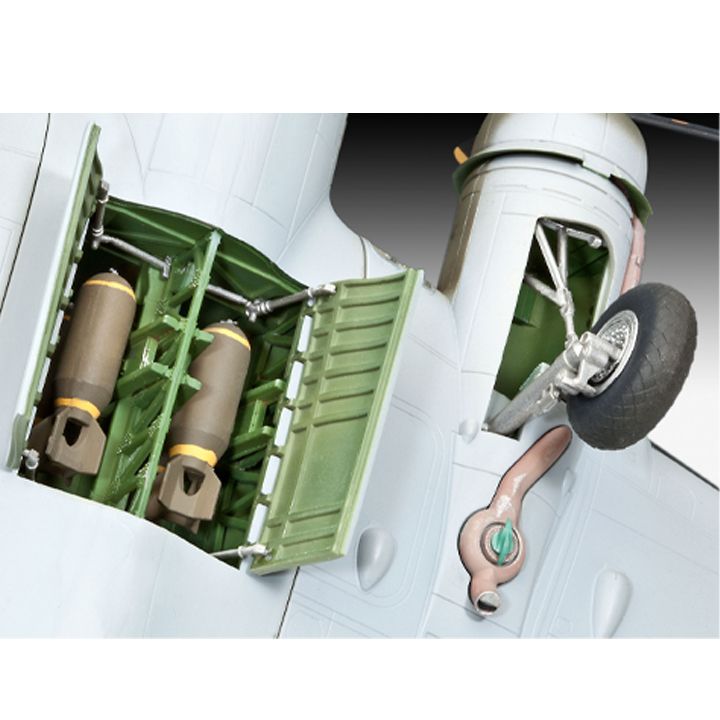 revell-b-17f-memphis-belle-asatsqobi-tvitmfrinavi-photo-3