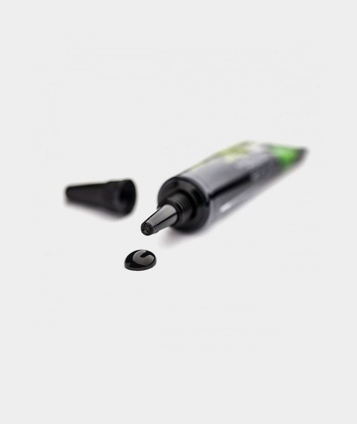 kiss-usa-tsamtsamebis-shavi-tsebo-everez-aloe-vera-eyelash-adhesive-7-g-photo-2