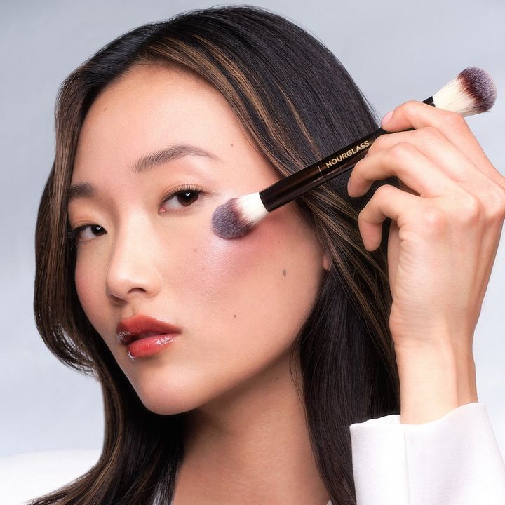 hourglass-ambient-lighting-edit-brush-ormkhrivi-funji-photo-2