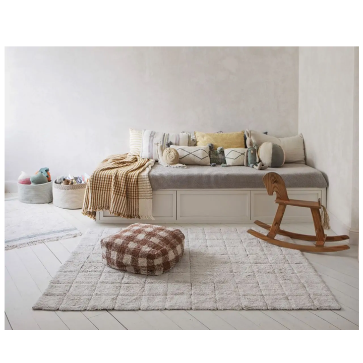 lorena-canals-pouf-vichy-toffee-khelnaketi-pufi-photo-2